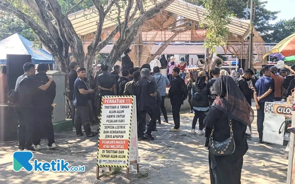 Keluh Pantarlih saat Kirab Maskot Pilkada Pacitan: Keleleran, Capek-capek Tanpa Makan dan Uang BBM