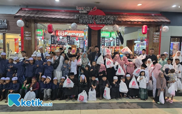 Thumbnail Berita - Berbagi Kebahagiaan, Cak Udin Ajak 100 Anak Yatim Belanja Baju Lebaran Gratis di Mall