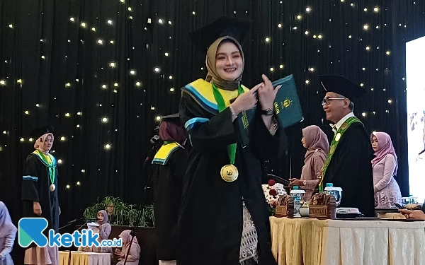 Thumbnail Unusa Wisuda 1.071 Mahasiswa, Hadirkan Rohaniawan 4 Agama