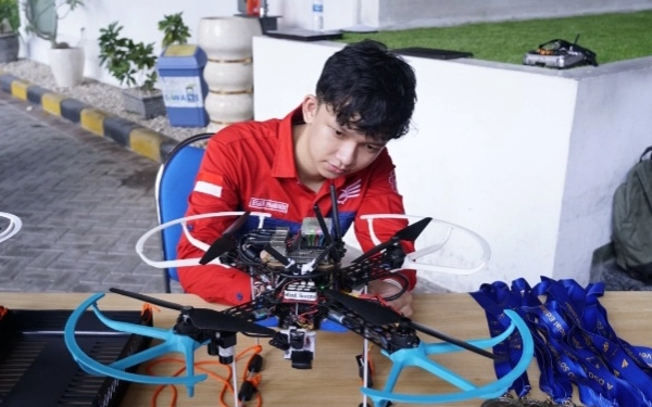 Thumbnail Robot Baru Diluncurkan,  Bayucaraka ITS Optimistis  Pertahankan Juara di Singapura