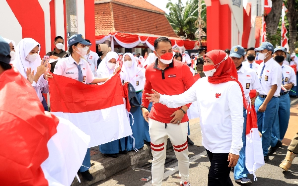 Meriahkan HUT RI, Pemkot Surabaya Bagikan 10 Juta Bendera Merah Putih