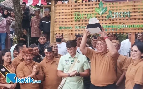 Thumbnail Kunjungi Dewi Anom, Menparekraf RI Puji Kabupaten Malang Miliki Banyak Desa Wisata