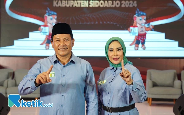 Thumbnail Berita - Calon Bupati Subandi dan Cawabup Mimik Idayana Tampil Epik dengan Kostum Presiden Prabowo