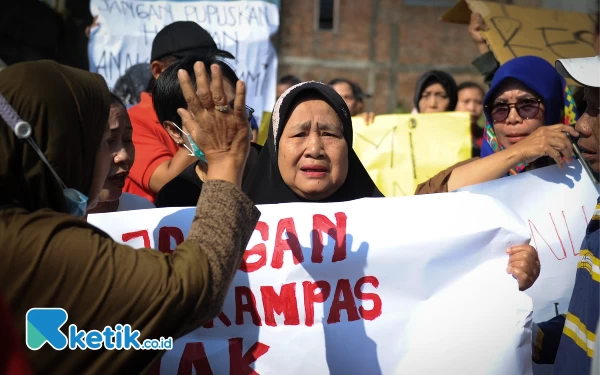 Thumbnail Berita - PN Surabaya Eksekusi 28 Rumah di Jalan Dukuh Pakis IV A