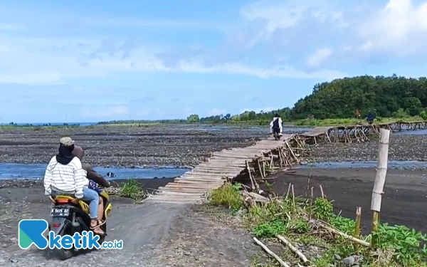 Thumbnail 6 TPS di Kabupaten Malang Berada di Wilayah Terpencil, Akses Jalan Ekstrem Berbatuan