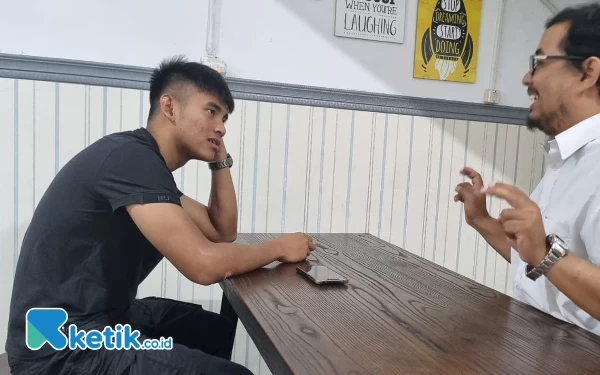 Thumbnail Kunjungi Kantor Ketik.co.id, Mario Aji Cerita Awal Karier hingga Stigma Buruk Balap Motor