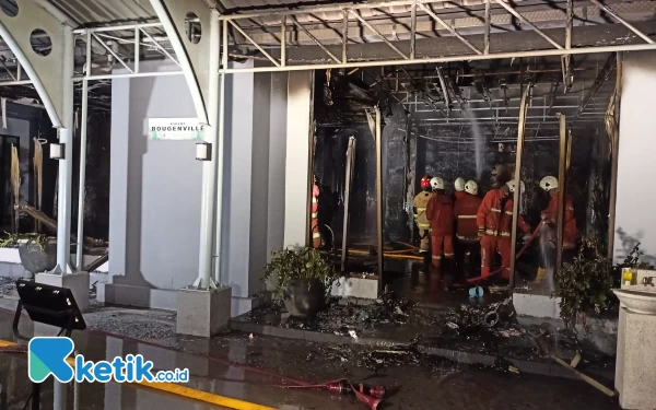 Thumbnail Berita - Gedung BBPMP di Surabaya Terbakar, 14 Orang Alami Luka-Luka