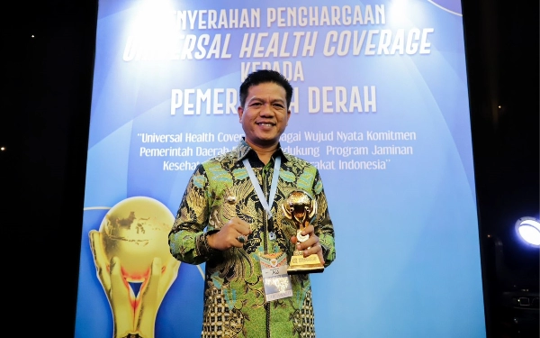 Thumbnail Peserta BPJS Kesehatan Capai 96,89%, Bupati Bandung Raih UHC Award