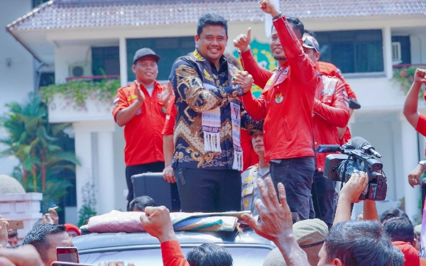 Thumbnail Bobby Nasution Menantu Jokowi Resmi Dipecat PDIP, Karena Dukung Prabowo - Gibran