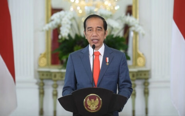 Thumbnail Sah, Jokowi Resmi Lantik Guntur Hamzah Jadi Hakim MK 