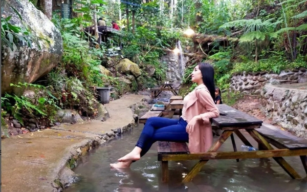 Ngopi sambil Merendam Kaki hanya di Sini Tempatnya