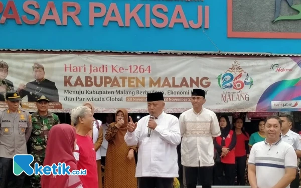 Thumbnail Berita - Kendalikan Inflasi, Bupati Malang Grebeg Pasar Pakisaji Sekaligus Bagikan Bantuan