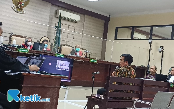 Thumbnail Ahli Hukum Administrasi Negara di Sidang Sahat: Penyerapan Aspirasi Tidak Boleh di Luar Dapil