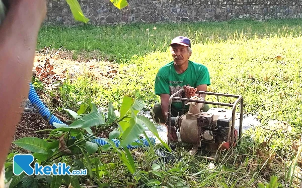 Hadapi Kemarau Panjang, Sedot Air Jadi Solusi Petani Kabupaten Pacitan