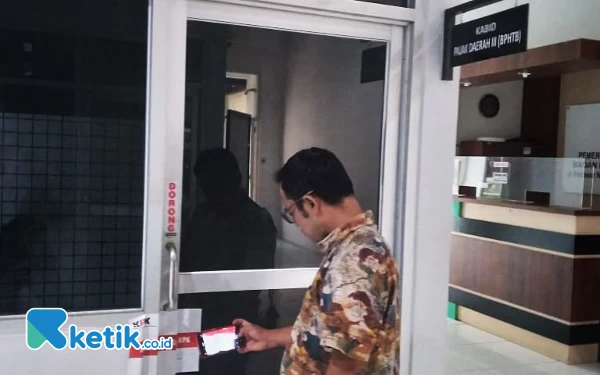 Thumbnail Berita - Uang Potongan Insentif Diserahkan ke Sopir Bupati Sidoarjo Muhdlor, Terbongkar Berkat OTT KPK