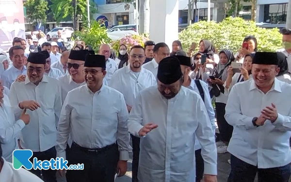 Thumbnail Didampingi Surya Paloh, Anies Baswedan Tiba di Hotel Majapahit Surabaya