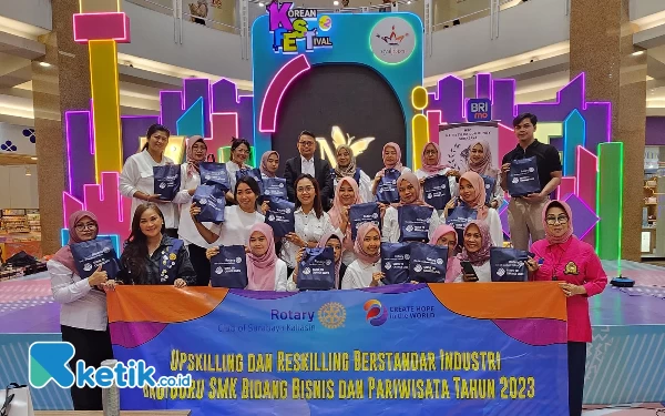 Thumbnail Perbarui Skill Guru SMK, Rotary Club Surabaya Kaliasin Berikan Pelatihan Berstandar Industri