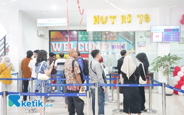 Thumbnail Berita - Pecahkan Rekor, Imigrasi Surabaya Buka Layanan Bikin Paspor di Akhir Pekan