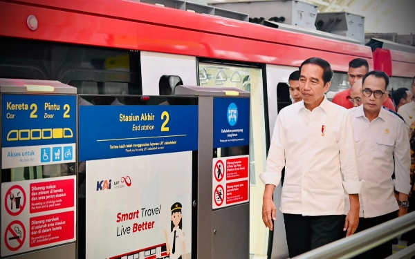 Thumbnail Berita - Resmikan LRT Jabodebek, Jokowi Ingin Masyarakat Beralih ke Transportasi Massal