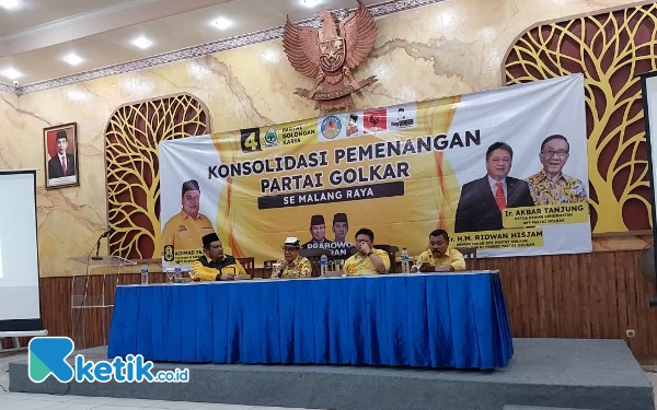 Thumbnail Berita - Hadiri Konsolidasi Partai Golkar se Malang Raya, Ini yang Disampaikan Akbar Tanjung