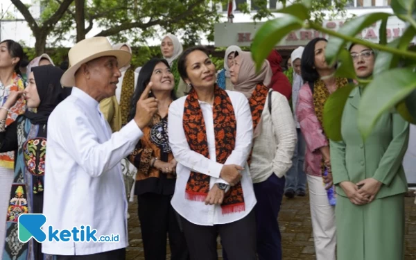 Thumbnail Paulina Pandjaitan Istri Pangkostrad Turun Gunung Dukung Ketahanan Produk Lokal, Pramuka Jatim Apresiasi