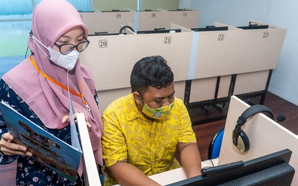 Enam Peserta Disabilitas Ikut UTBK di Unesa