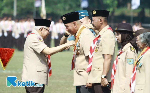 Thumbnail Wapres Sematkan Lencana Melati kepada Ketua Kwarda Jatim, Arum Sabil: Persembahan untuk Insan Pramuka Jatim