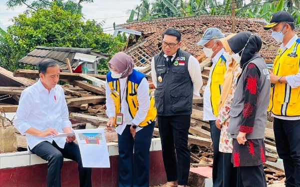 Thumbnail Presiden Jokowi Minta Pembangunan Sekolah di Cianjur Tuntas 3 Bulan 