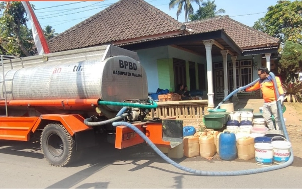 Thumbnail 4.617 KK di Kabupaten Malang Alami Kekeringan, BPBD Sudah Drop 4 Juta Liter Air Bersih