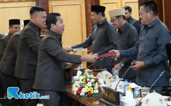 Thumbnail Berita - Banggar Patok 25 Rekomendasi, DPRD Sidoarjo-Pemkab Sidoarjo Sepakati APBD 2025