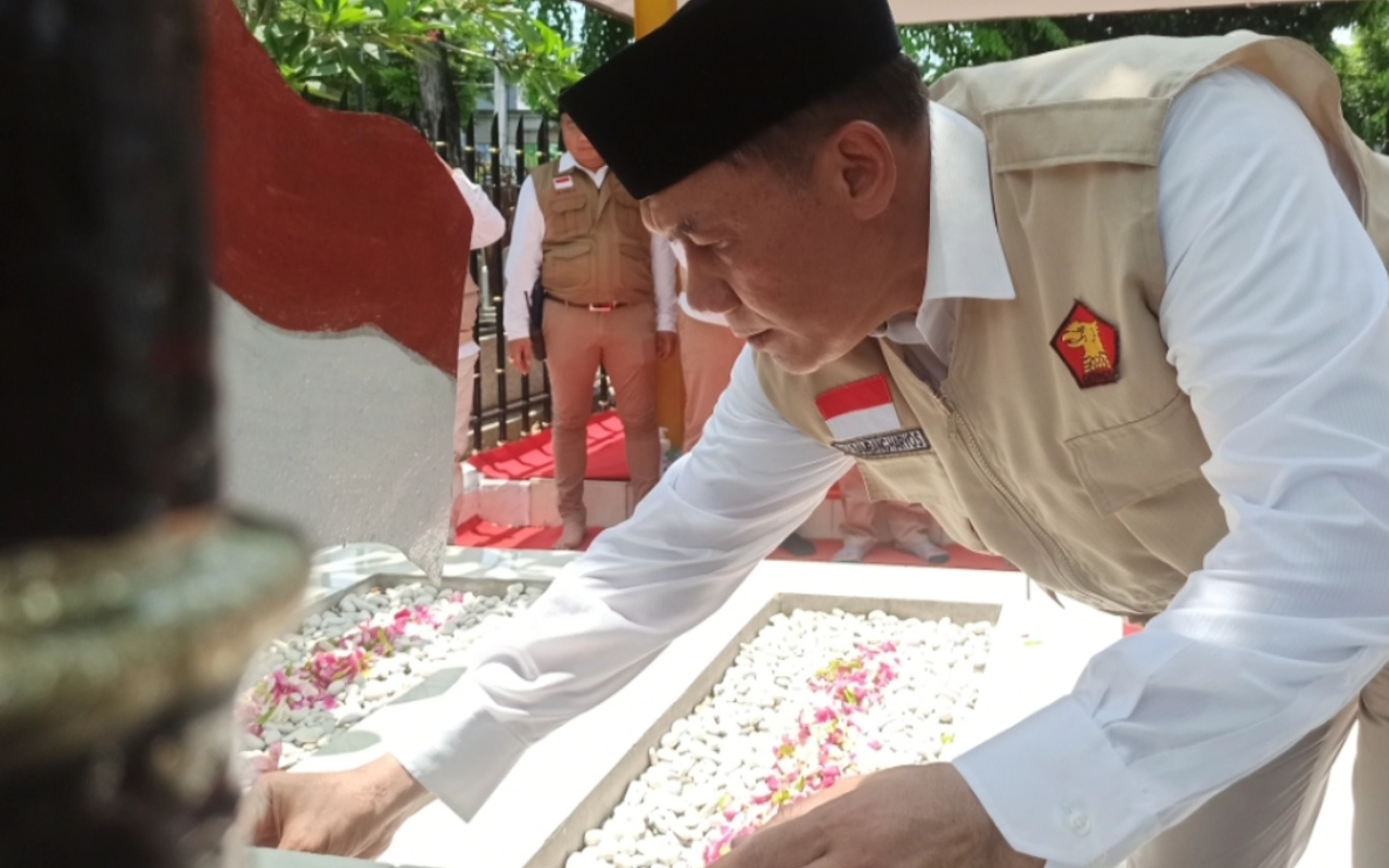 Ziarah Hari Pahlawan, BHS Apresiasi Pemugaran Makam Istri Bung Tomo 