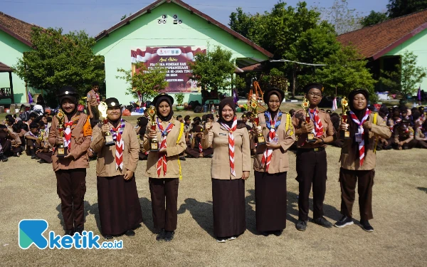 Thumbnail Berita - Kiprah SMAN 1 Karas di Apel Akbar Pramuka Tingkat Penegak se-Jawa Timur 2024