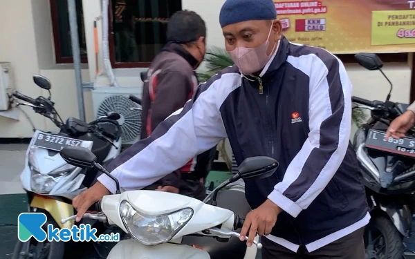 Liburan Lebaran Usai,  Warga Datangi Polsek Sukolilo