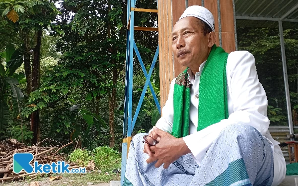 Thumbnail Mengunjungi Choirun Nasichien ‘Haji Nunut’, Penyusup Rombongan Haji Indonesia sampai Jeddah