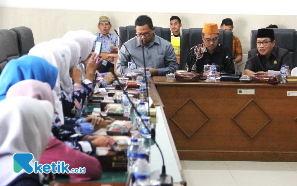 Thumbnail DPRD Sidoarjo Terima Audiensi Bunda-Bunda PAUD, Perjuangkan Pendidikan Anak Usia Emas