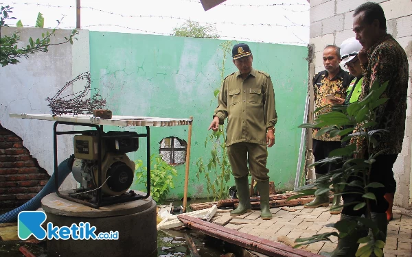 Thumbnail Banjir Tahunan Melanda SMPN 2 Tanggulangin, Begini Kata Ketua Komite Sekolah dan Kepala Dinas Pendidikan Sidoarjo