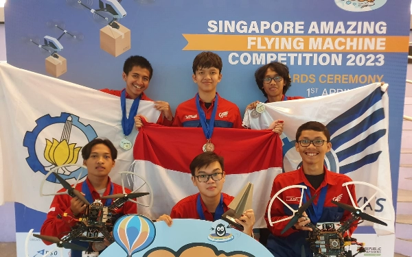 Thumbnail Robot Terbang ITS Boyong Tiga Juara di SAFMC Singapura