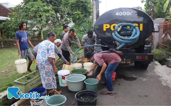 200 KK di Dusun Pepen Kabupaten Malang Krisis Air Bersih, Polres Kirim Bantuan Air