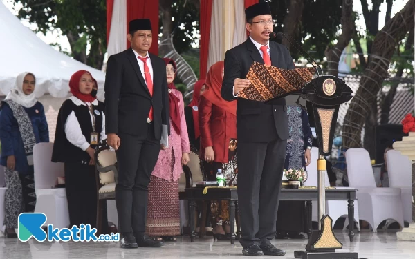 Thumbnail Berita - Peringati Hari Pahlawan, Bupati Sidoarjo Gus Muhdlor Serukan Perlawanan terhadap Kemiskinan dan Kebodohan