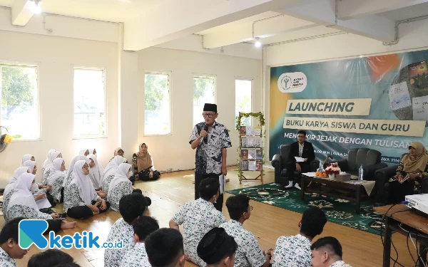 Thumbnail Peringati Hari Buku Nasional, SMA Al Muslim Launching 4 Buku Karya Guru dan Siswa