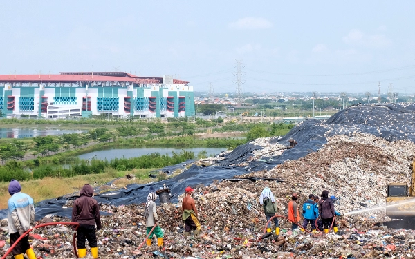 Thumbnail Volume Sampah Plastik di Surabaya Berkurang 2 Ton per Hari 