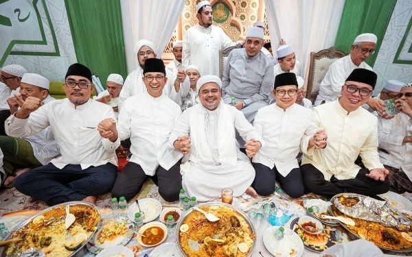 Thumbnail Anies Baswedan dan Cak Imin Penuhi Undangan Pernikahan Anak Habib Rizieq