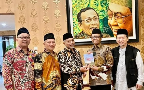 Thumbnail Mahfud MD Ditawari Petinggi PKS Jadi Cawapres Anies Baswedan