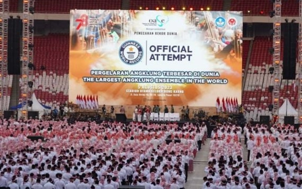 Thumbnail Berita - Lestarikan Seni Budaya, 3 Ribu Praja IPDN Pecahkan Rekor Pagelaran Angklung Dunia