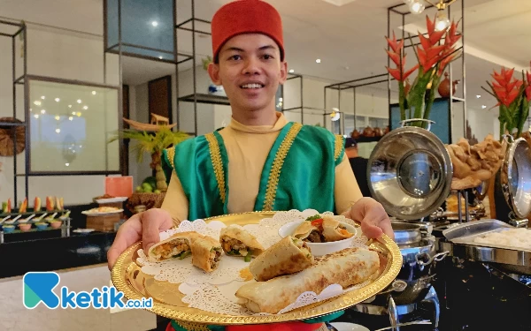 Thumbnail Chef dari Sidoarjo Sulap Olahan Ikan Bandeng Jadi Kebab