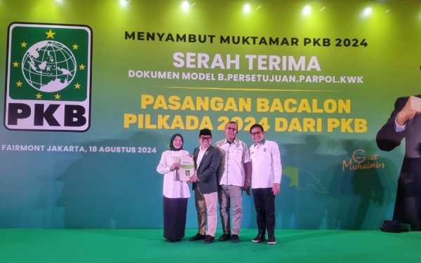 Thumbnail Siap Daftar ke KPU, Paslon Sanusi-Lathifah Terima Rekom dari Ketum PKB di Pilbup Malang