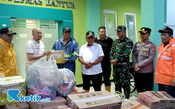 Thumbnail Berita - Presidium Aremania Distribusikan Bantuan Korban Banjir Malang Selatan