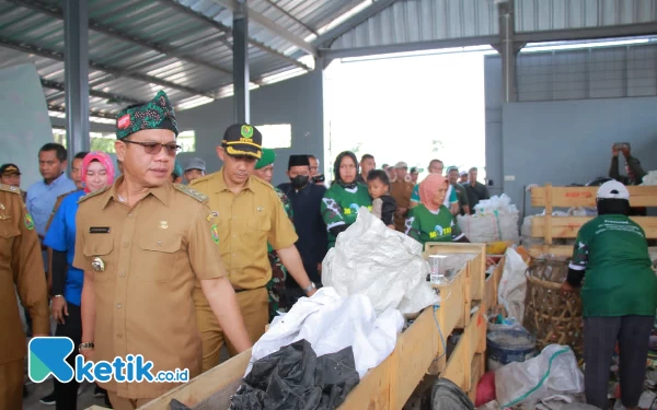 Thumbnail Sampah Tuntas di Tempat, Bupati Bandung Resmikan Operasional TPS3R