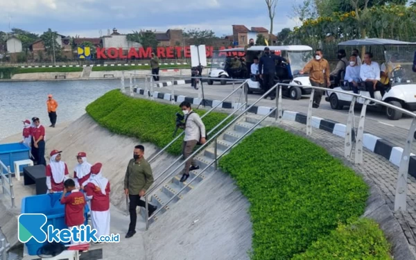 Thumbnail Berita - Presiden Jokowi Resmikan Kolam Retensi Banjir di Kabupaten Bandung