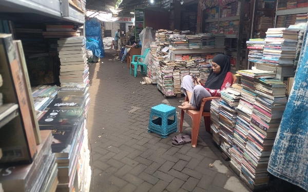 Thumbnail Berita - Berburu Buku Lama di  Surabaya, Ini Lokasinya